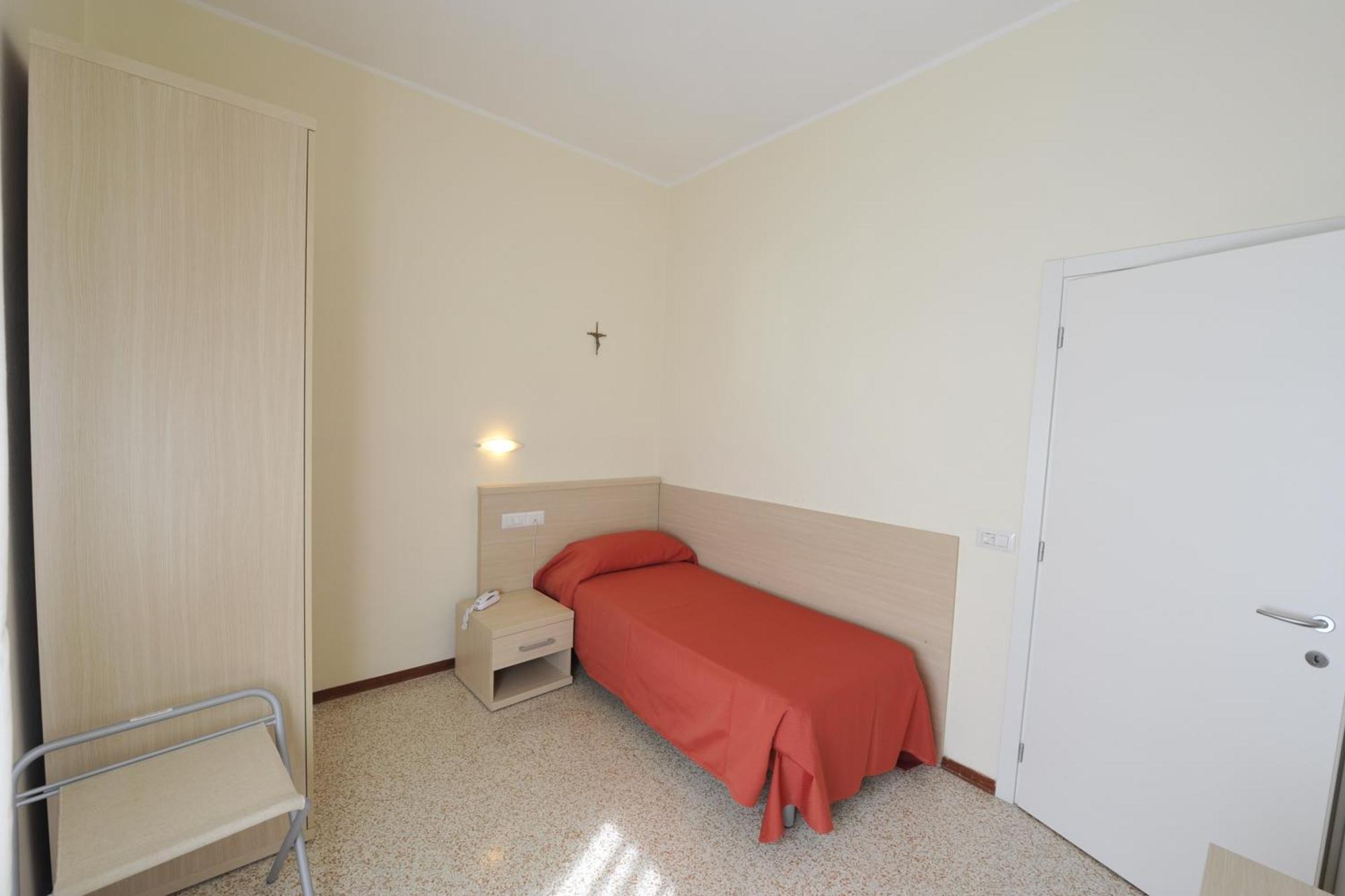 Hotel Villa San Giuseppe San Bartolomeo Al Mare Phòng bức ảnh