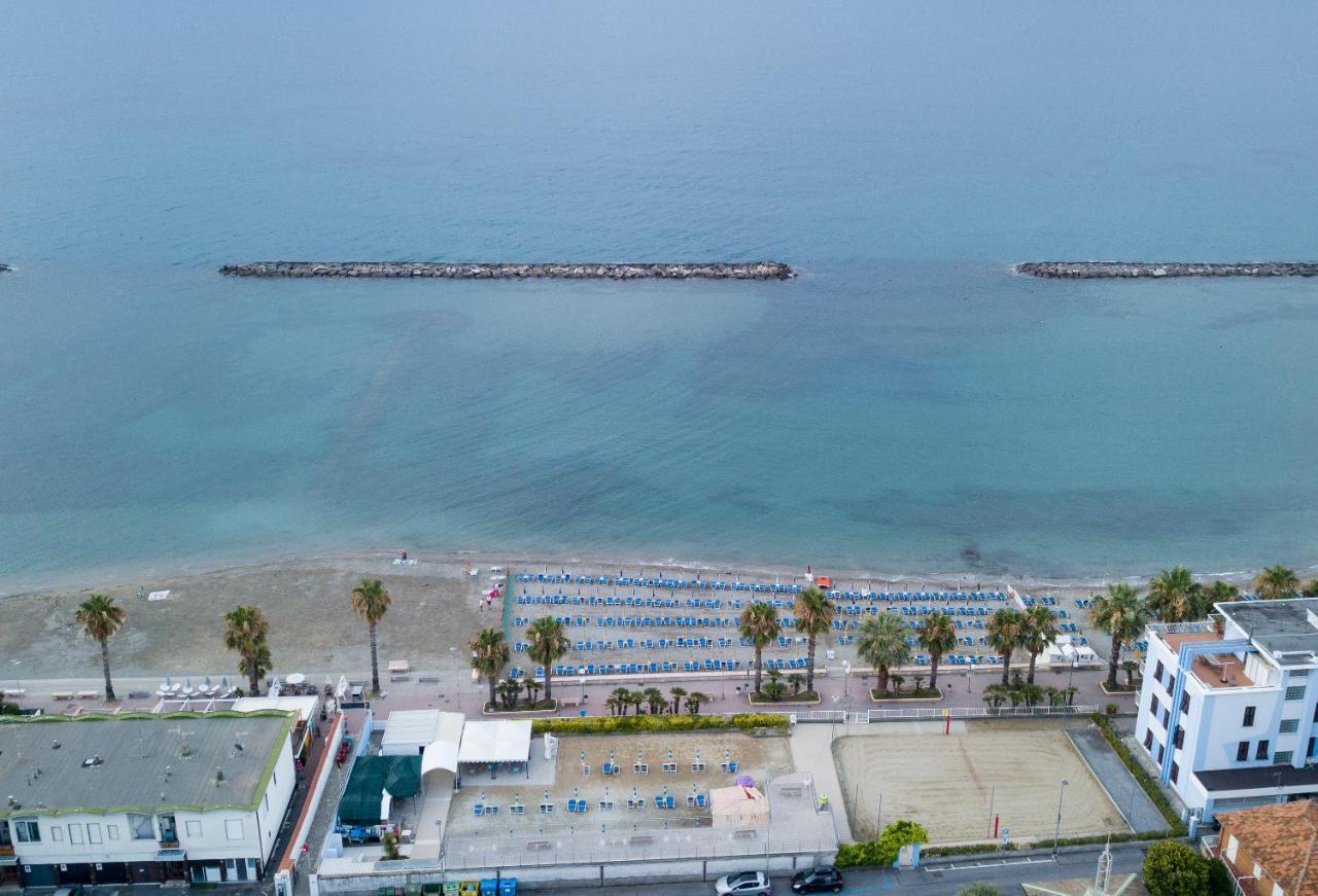 Hotel Villa San Giuseppe San Bartolomeo Al Mare Ngoại thất bức ảnh