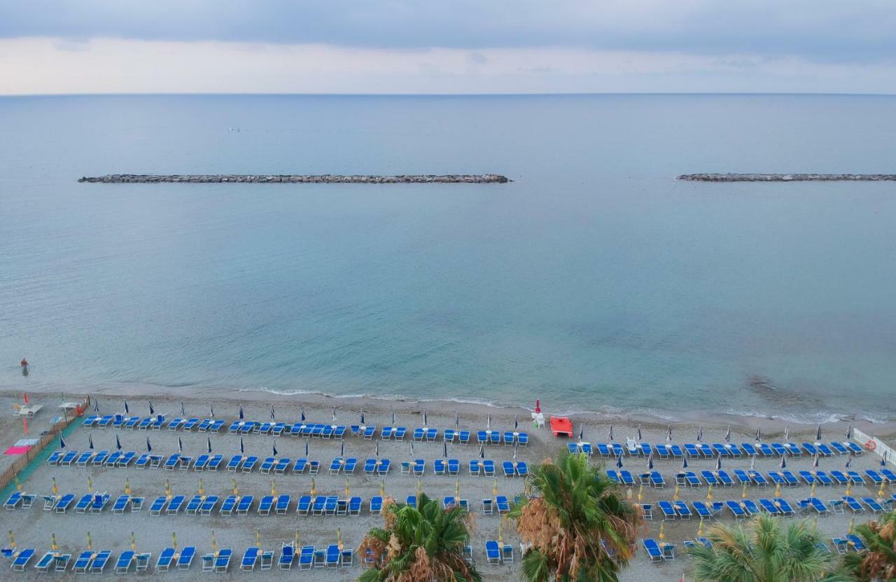 Hotel Villa San Giuseppe San Bartolomeo Al Mare Ngoại thất bức ảnh